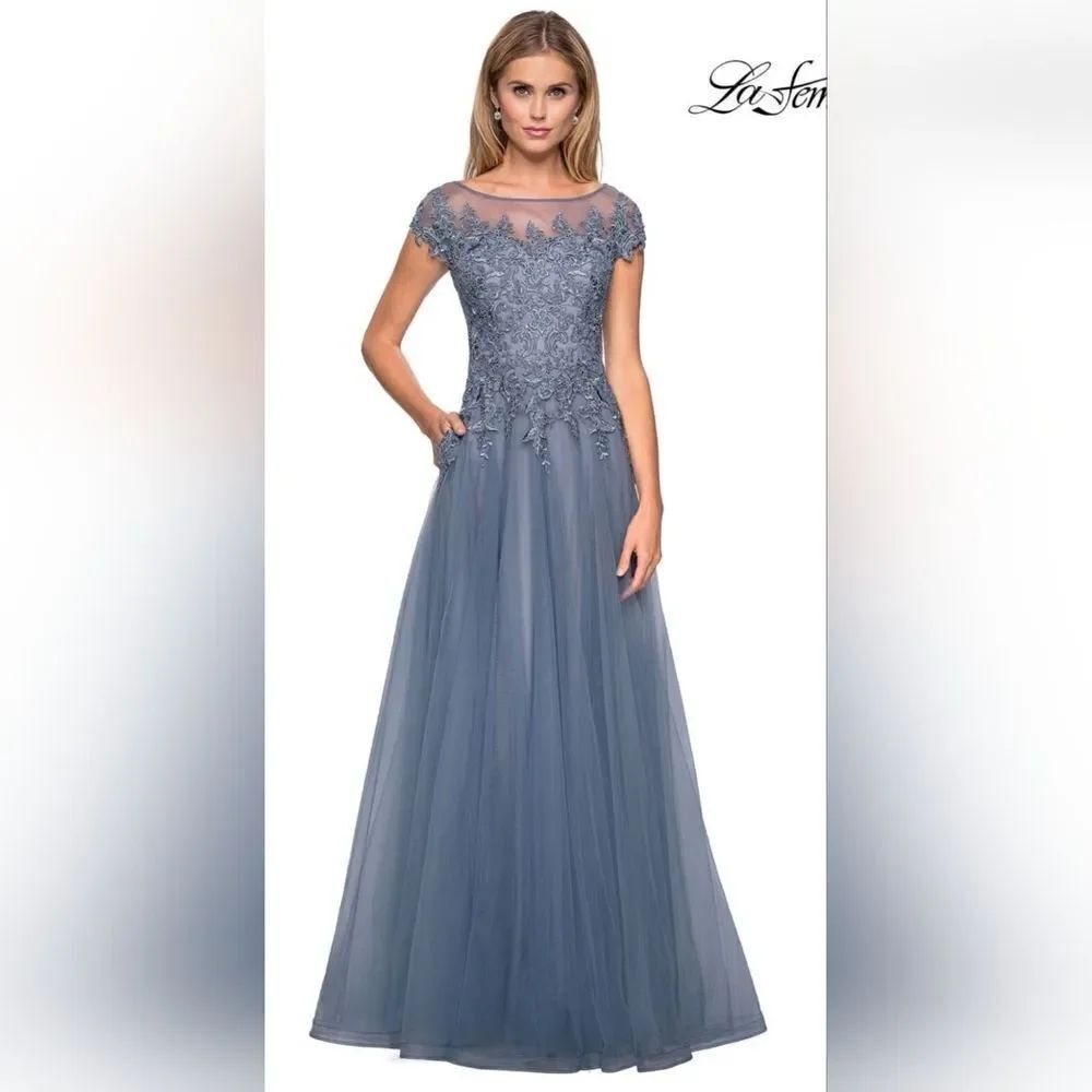 La Femme 26893 Sheer Neckline Embroidered Bodice Dress NWOT size 4 Smokey Blue